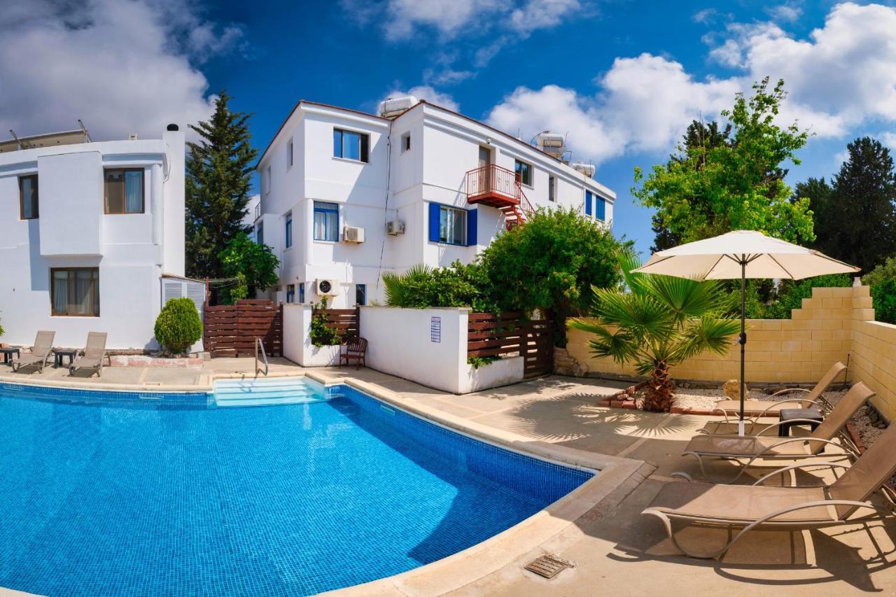 Townhouse By The Sea Pirate Harbor Apartment Paphos Exterior photo