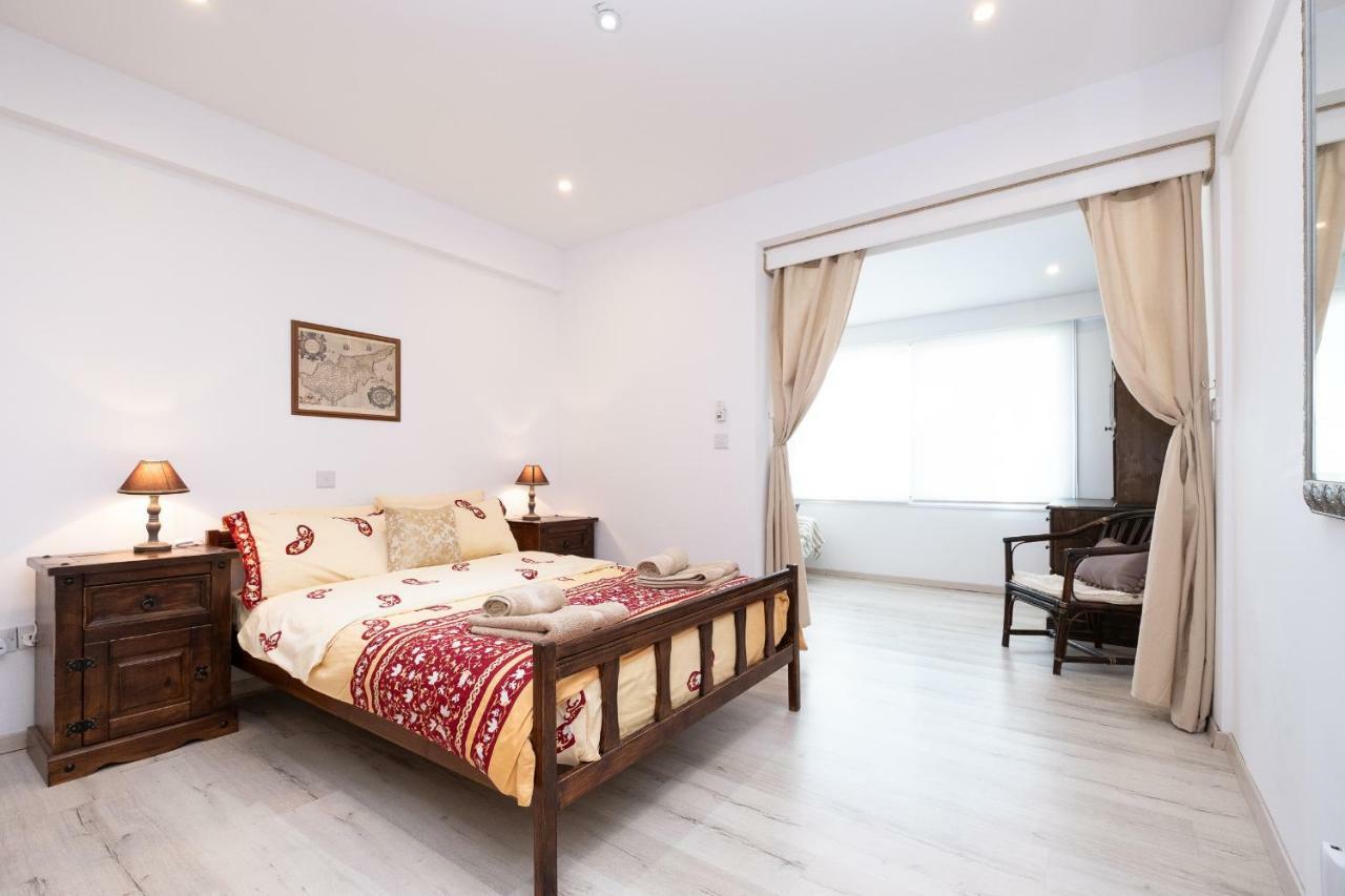 Townhouse By The Sea Pirate Harbor Apartment Paphos Exterior photo