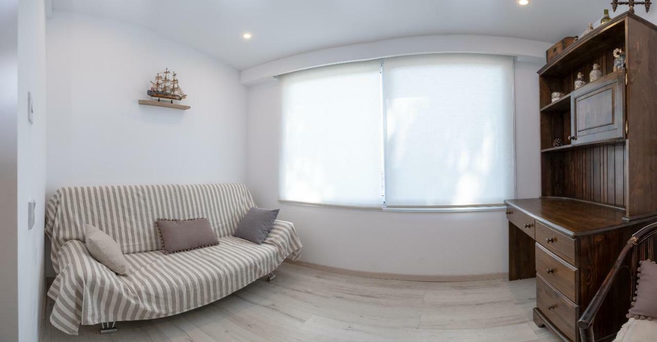 Townhouse By The Sea Pirate Harbor Apartment Paphos Exterior photo